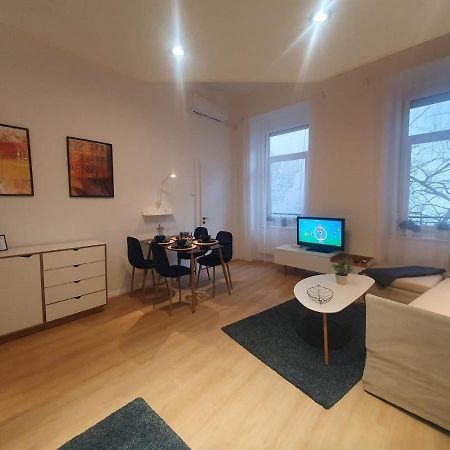 Petofi Apartment With Air Condition 布达佩斯 外观 照片